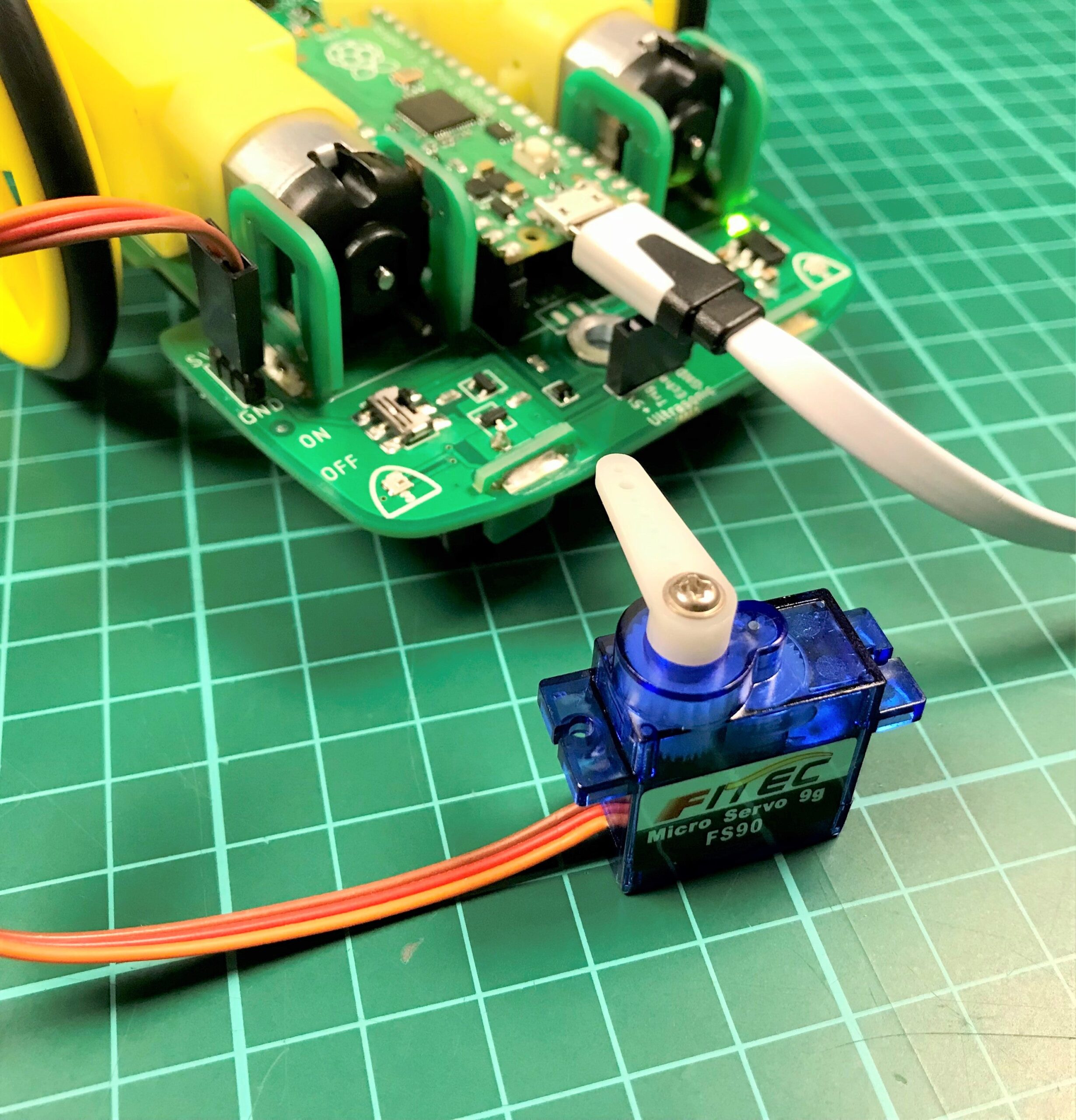Online Tutorial – Autonomous Robotics Platform for Pico – Using the Servo connections