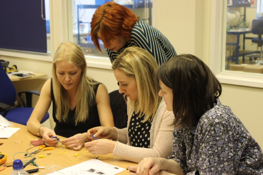 Lighting up a Simple E-Textiles Circuit (Tinkering Activity)