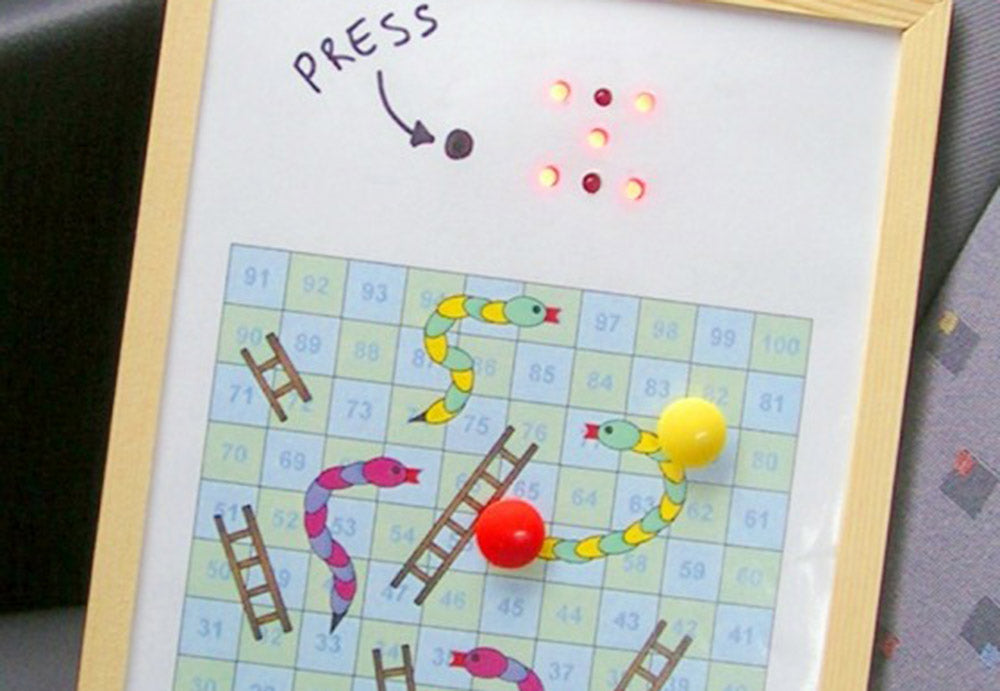 Gallery Magnetic Travel Game with Die – Kitronik