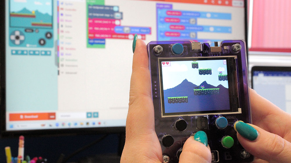 Introducing the new Kitronik ARCADE Max for Makecode Arcade